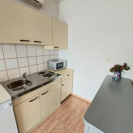 Seaview Apartment *