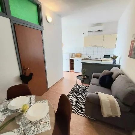 Seaview Apartment
