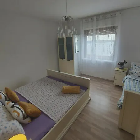 Seaview Apartment *